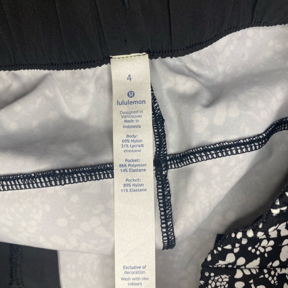 Lululemon On The Fly Short 2.5"
Chirasu Black - Picture 7 of 8